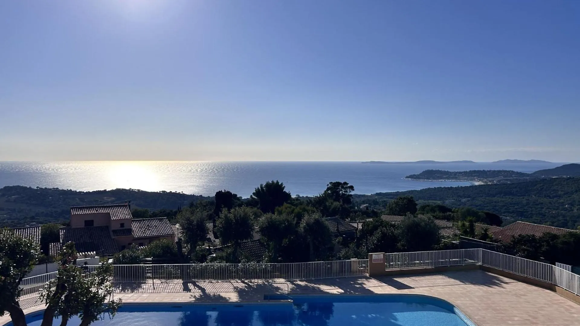 Studio Pool House Vue Mer Panoramique Amazing Sea View Wifi Linge Inclut Linen Included La Croix-Valmer